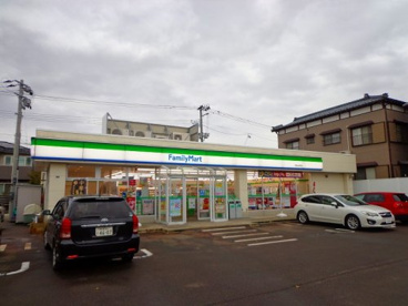 ファミリーマート山谷町店の画像1
