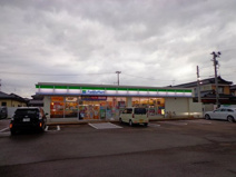 ファミリーマート新津本町四丁目店