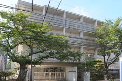 西新宿中学校の画像1