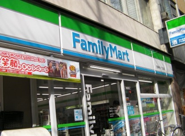 ファミリーマート西麻布一丁目店の画像1