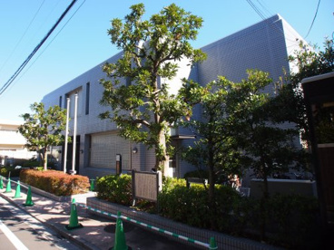 杉並区立西荻図書館の画像1