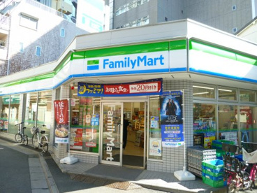 ファミリーマート 中野桃園店の画像1