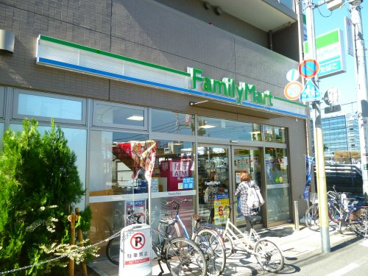 ファミリーマート 中野三丁目店の画像1