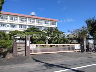 与進小学校の画像1