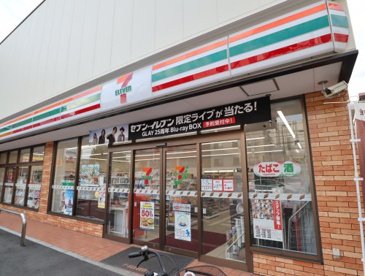 セブンイレブン 梅島駅前店の画像1