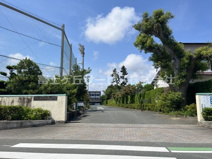 新津中学校