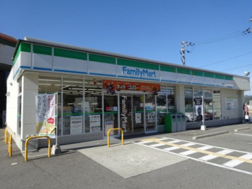 ファミリーマート 八景店の画像1