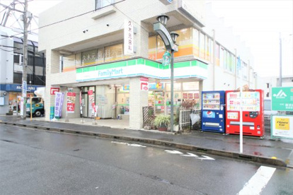 ファミリーマート 日野三沢店の画像1