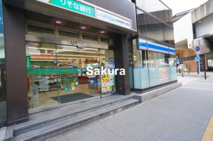 ローソン LAWSON+スリーエフ京急鶴見駅前店の画像1