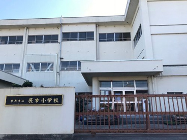 奈良市立辰市小学校の画像1