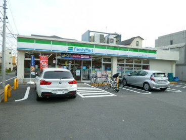 ファミリーマート 関町北二丁目店の画像1