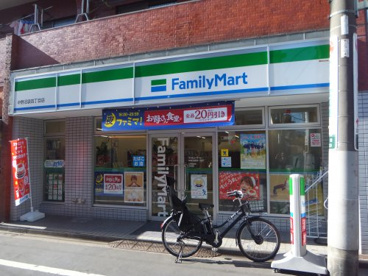ファミリーマート 中野沼袋四丁目店の画像1