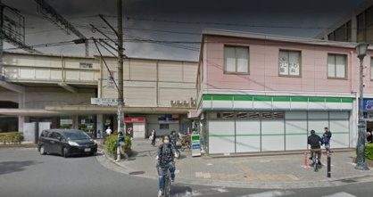 ファミリーマート 近鉄河内小阪駅南口店の画像1