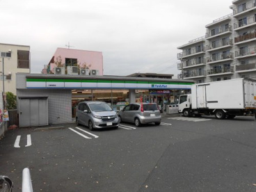 ファミリーマート川崎有馬店の画像1
