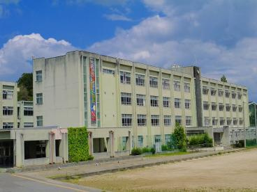 奈良市立登美ケ丘中学校の画像1