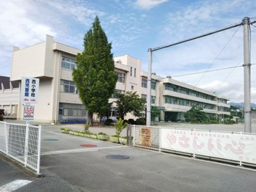 甲斐市立双葉西小学校の画像1