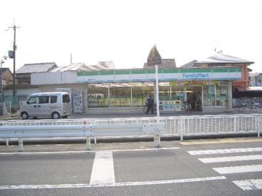 ファミリーマート 城陽枇杷庄店の画像1