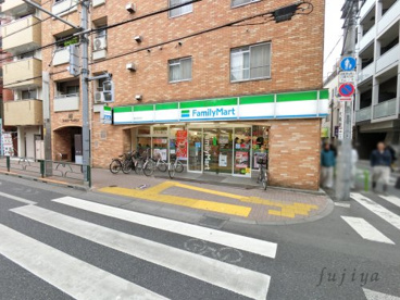 ファミリーマート 桜台駅前店の画像1