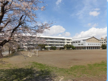 栄町立栄中学校の画像1