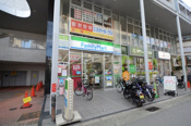 ファミリーマート甲東園駅前店