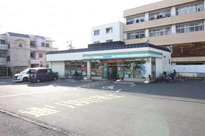ファミリーマート 太秦丸太町店の画像1