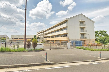 横浜市立十日市場中学校の画像1