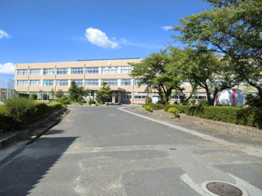 愛荘町立愛知中学校の画像1