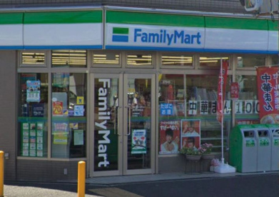 ファミリーマート横浜吉野町店の画像1