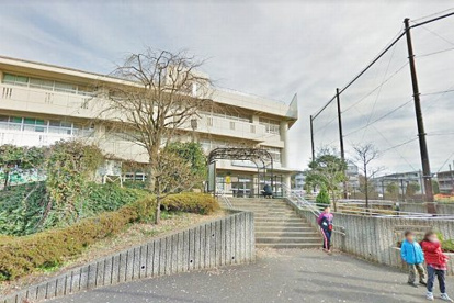 横浜市立つづきの丘小学校の画像1