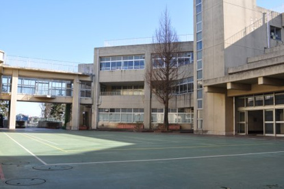 横浜市立下瀬谷中学校の画像1