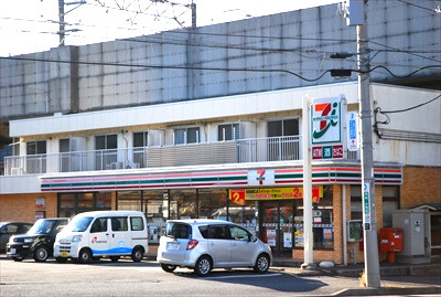 セブンイレブン 横浜三枚町店の画像1