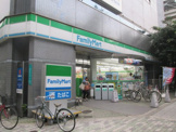 コンビニエンスストア ファミリーマート 弁天町駅前店