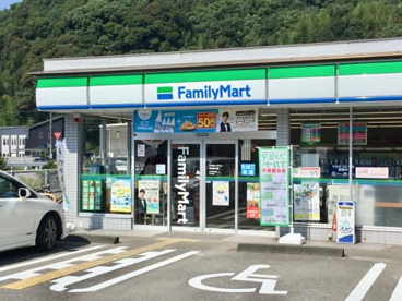 ファミリーマート 高知長浜店の画像1