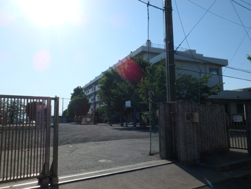横浜市立東市ケ尾小学校の画像1