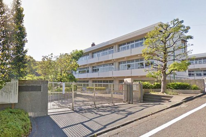 横浜市立新石川小学校の画像1