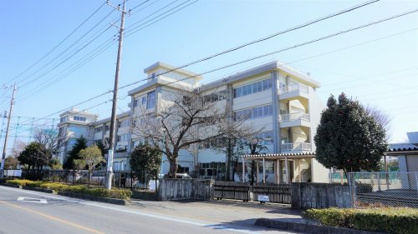 鶴ヶ島市/藤中学校の画像1