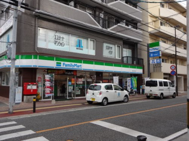ファミリーマート 白金二丁目店の画像1