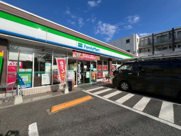 ファミリーマート 春日町一丁目店の画像1