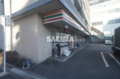 セブン-イレブン 横浜鶴見中央3丁目店の画像1