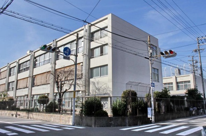 大阪市立大領中学校の画像1