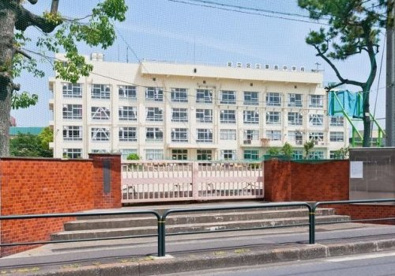 栗島中学校の画像1