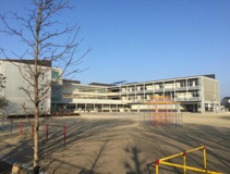 東小学校