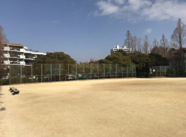 茶屋ケ坂公園野球場の画像3