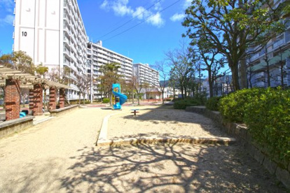 醍醐石田団地中央広場の画像3