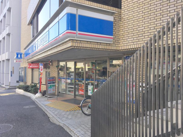 ローソン 北参道駅前店の画像1