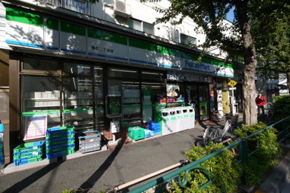 ファミリーマート 梅里二丁目店の画像1