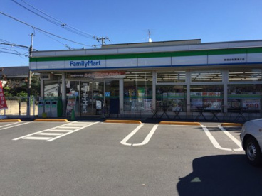 ファミリーマート 世田谷松葉通り店の画像1
