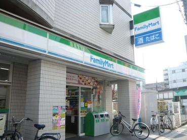 ファミリーマート稲田堤駅前店の画像1