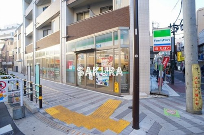 ファミリーマート大田梅屋敷駅前店の画像1
