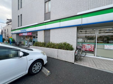ファミリーマート 豊玉北四丁目店の画像1
